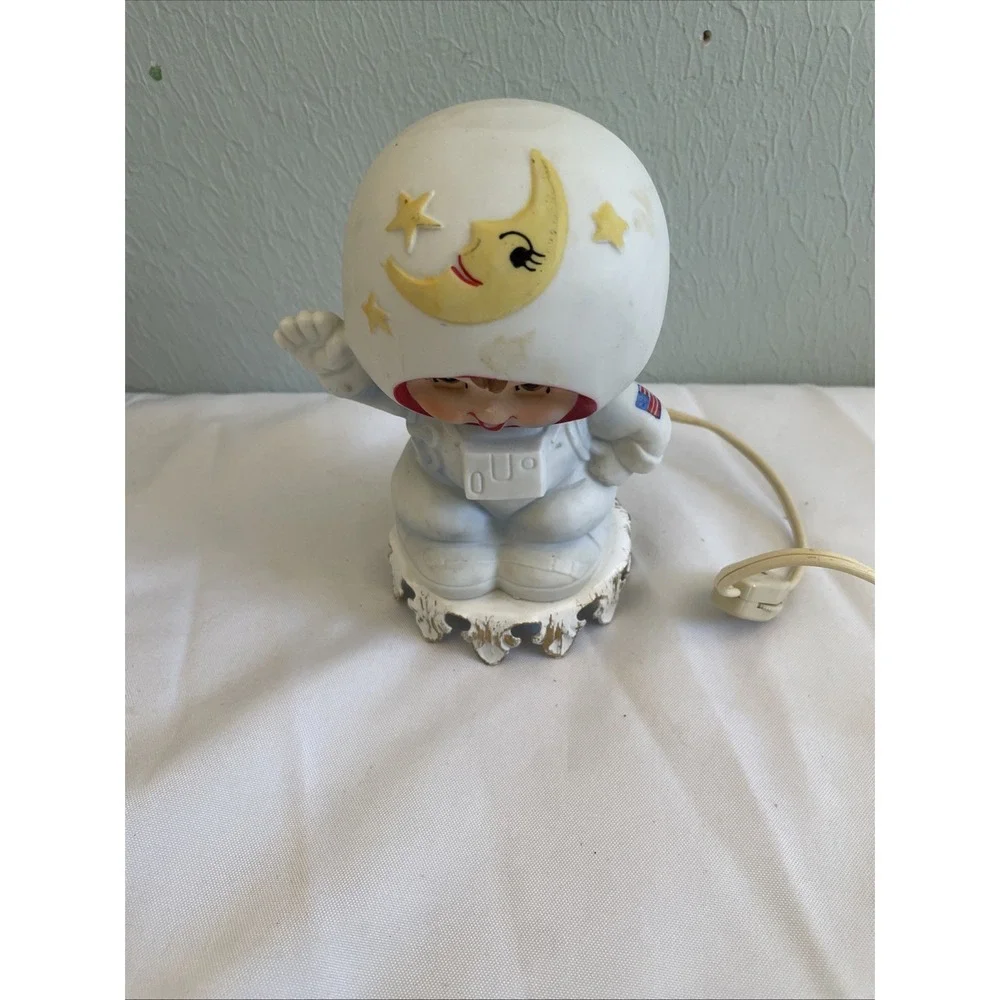 aladdin vintage astronaut